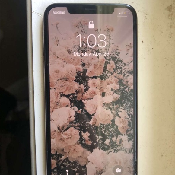 iPhone XS - Picture 3 of 3